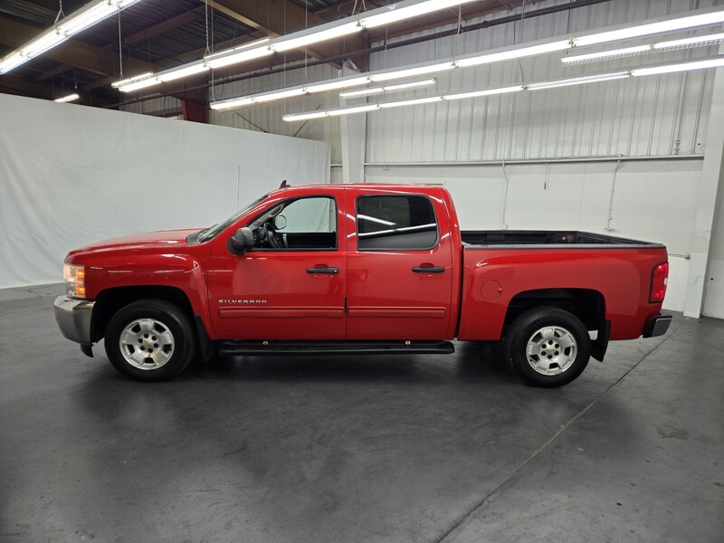2012 Chevrolet Silverado 1500 LT photo 2