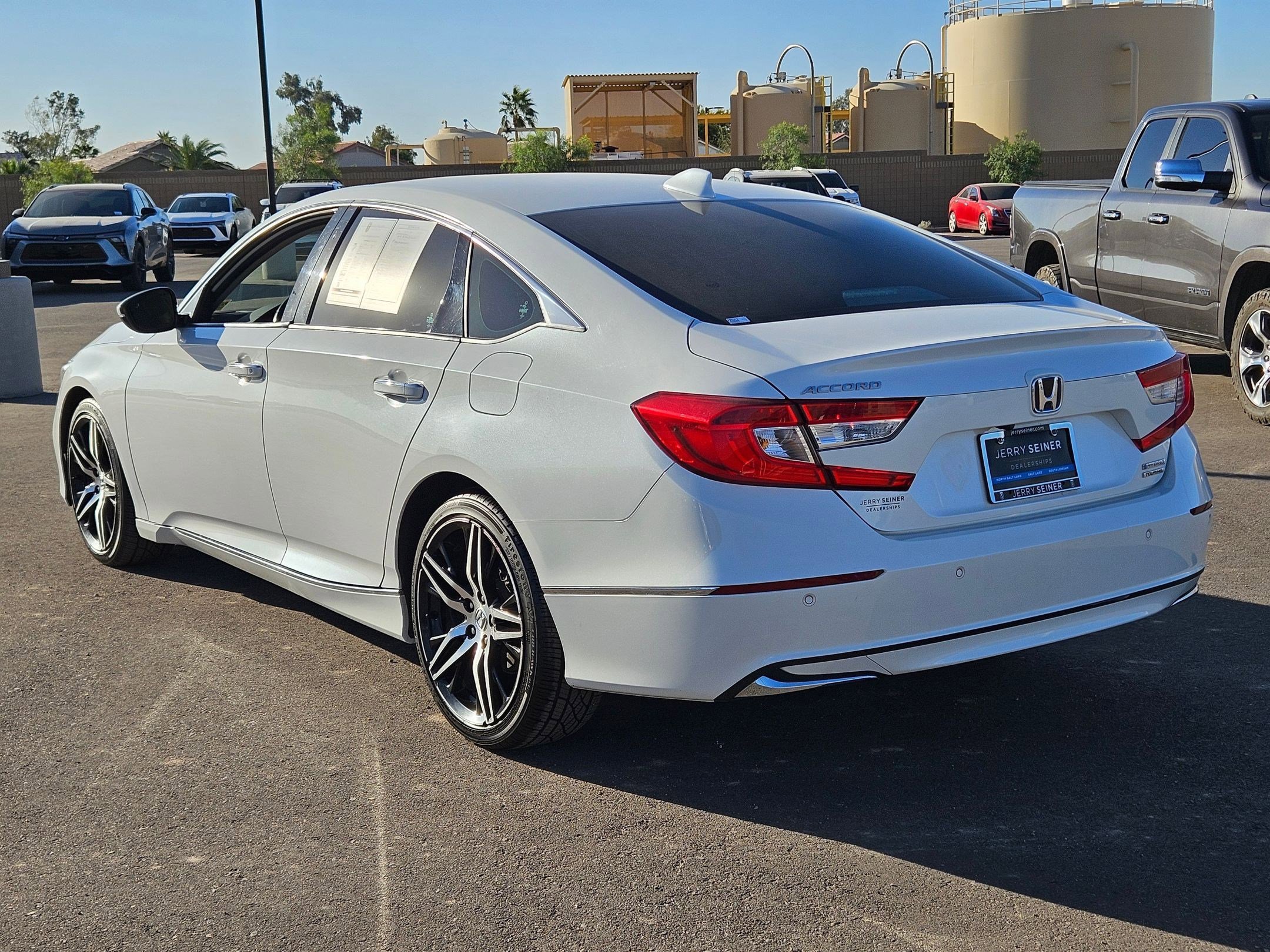 2021 Honda Accord Hybrid Touring photo 3