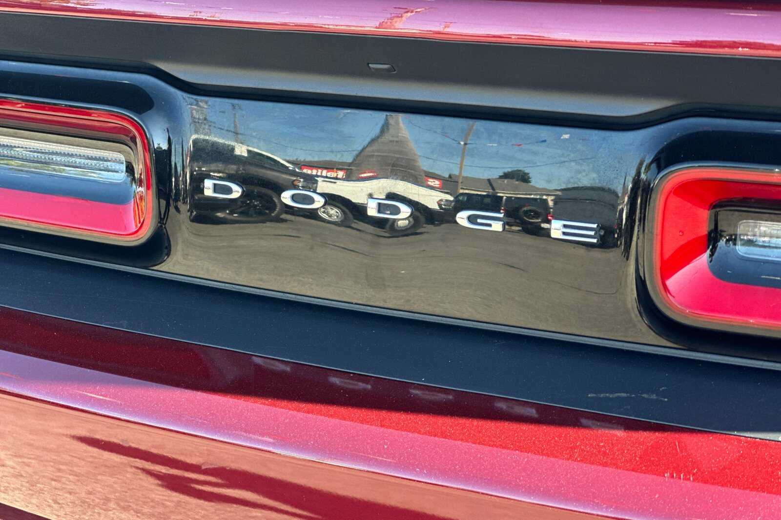 2019 Dodge Challenger SXT photo 25