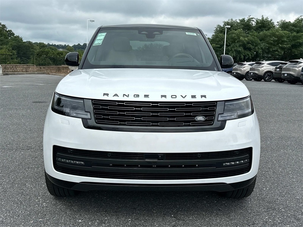 2025 Land Rover Range Rover SE photo 5