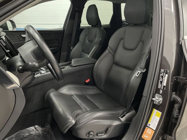 2022 Volvo XC60 Recharge Hybrid T8 Inscription photo 3