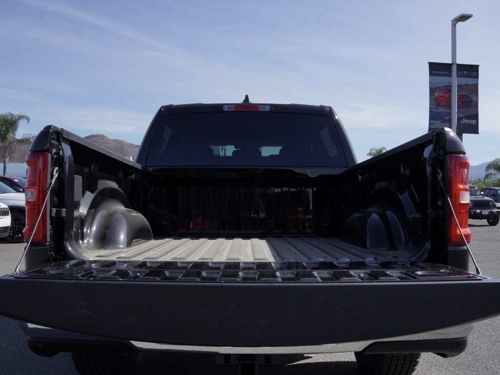 2025 Ram 1500 Big Horn photo 4