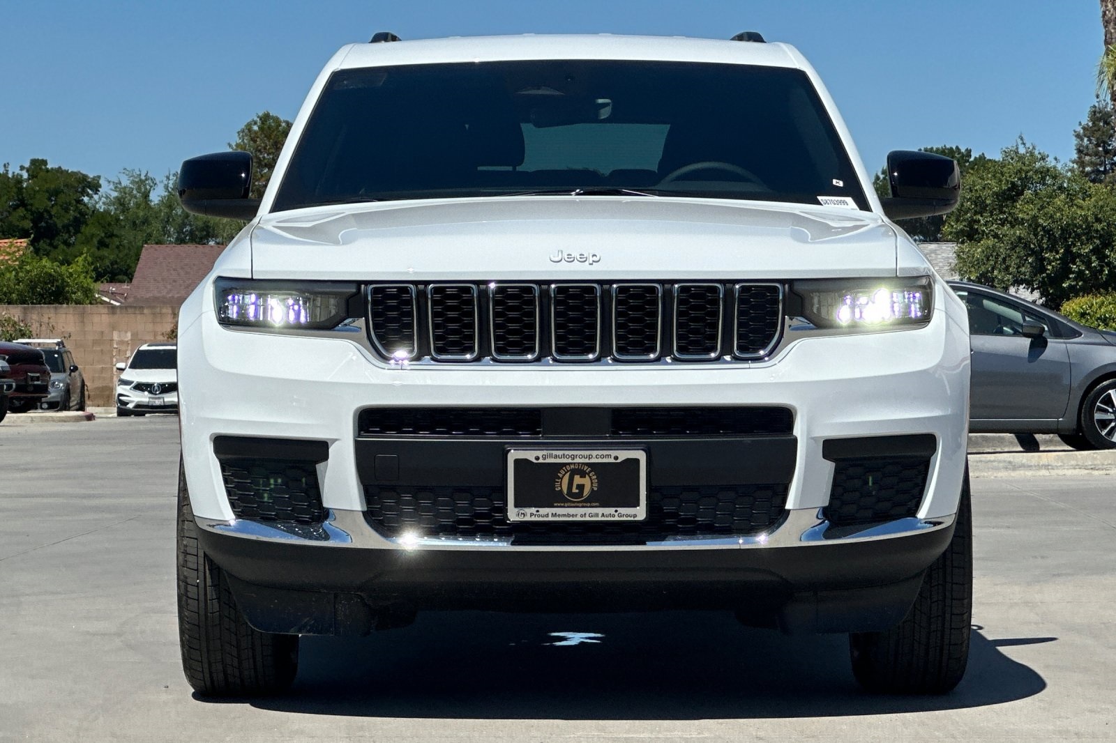 2025 Jeep Grand Cherokee Laredo photo 9