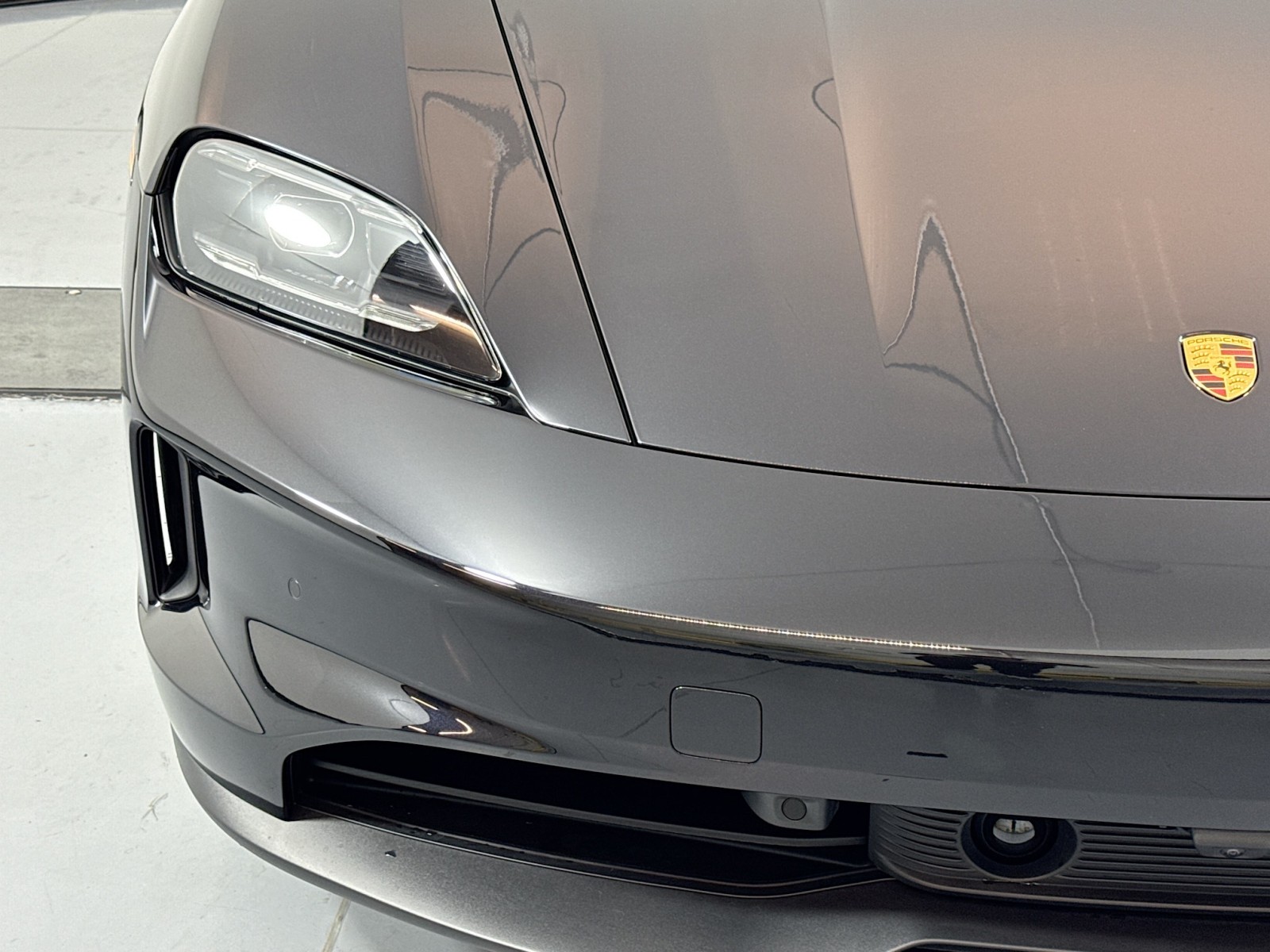 2025 Porsche Taycan 4 photo 24