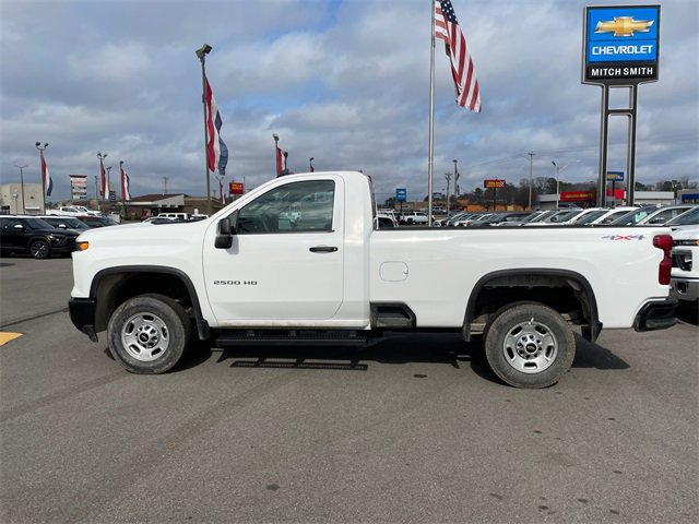 2025 Chevrolet Silverado 2500HD photo 3