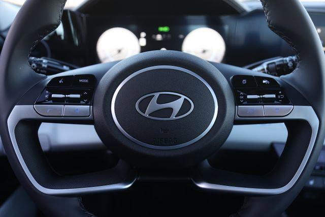 2025 Hyundai Elantra Limited photo 11