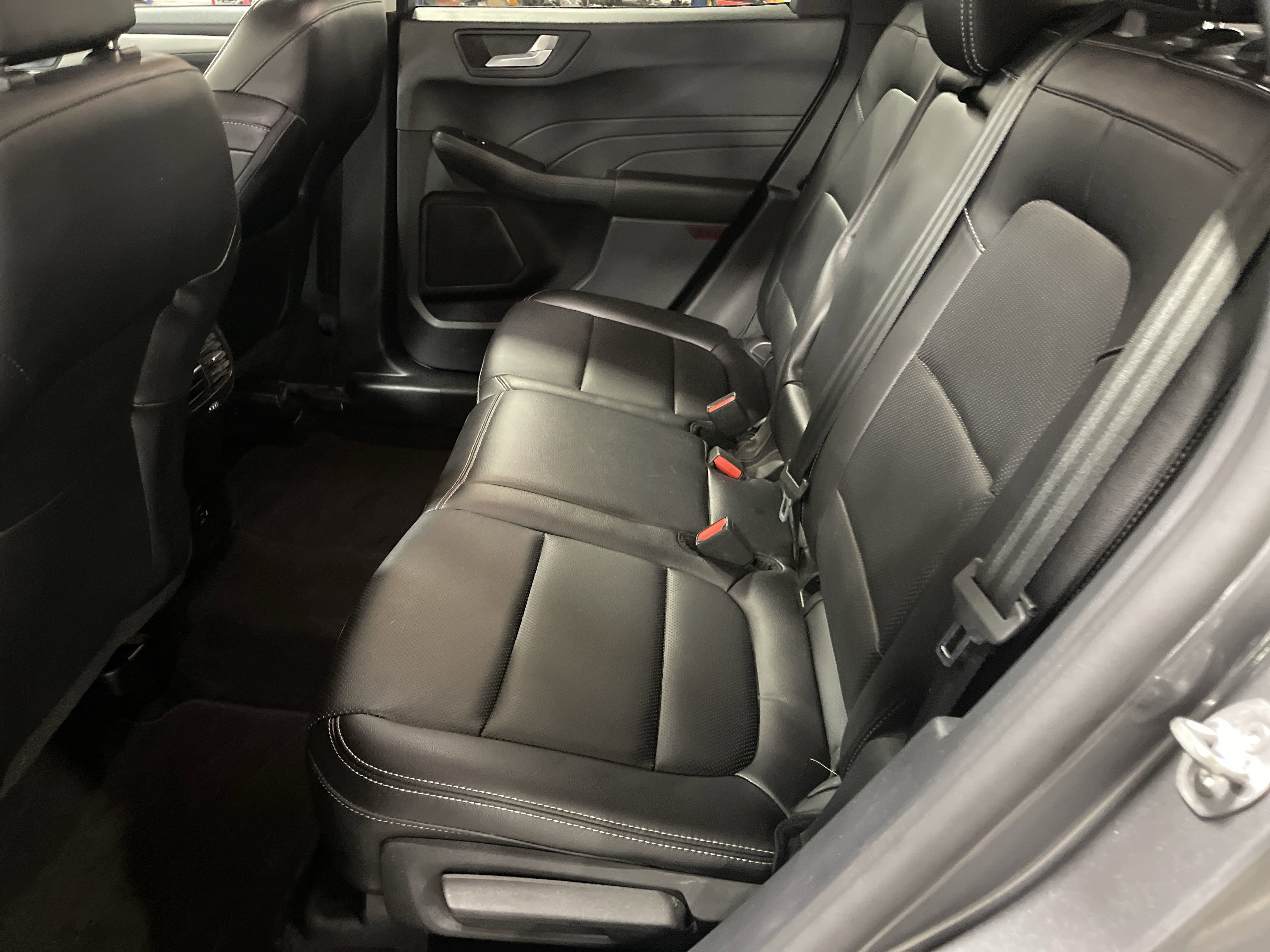 2022 Ford Escape SEL photo 3