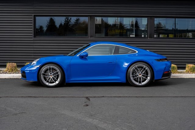 2025 Porsche 911 photo 2