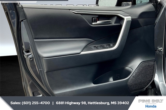2024 Toyota RAV4 XLE Premium photo 17