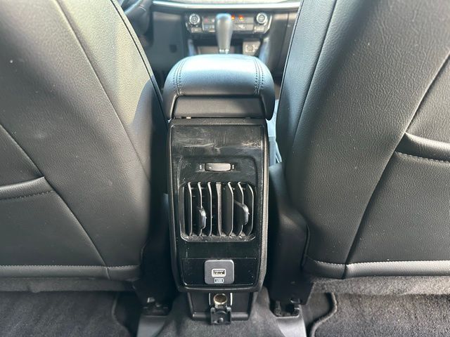 2022 Jeep Compass Latitude Lux photo 30