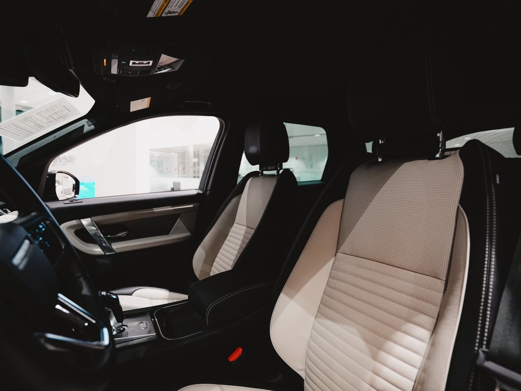 2023 Land Rover Discovery Sport S R-Dynamic photo 30