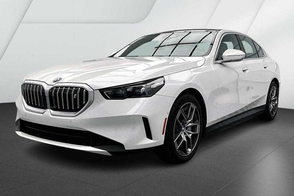 2025 BMW i5 40's photo
