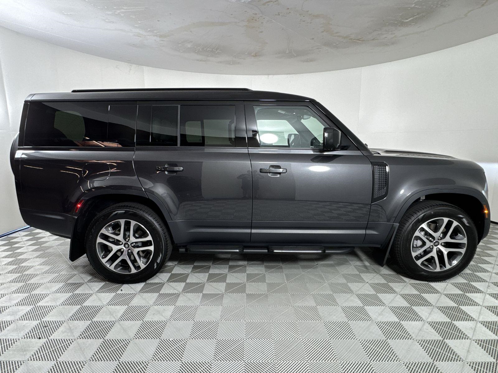 2025 Land Rover Defender 130 S photo 6