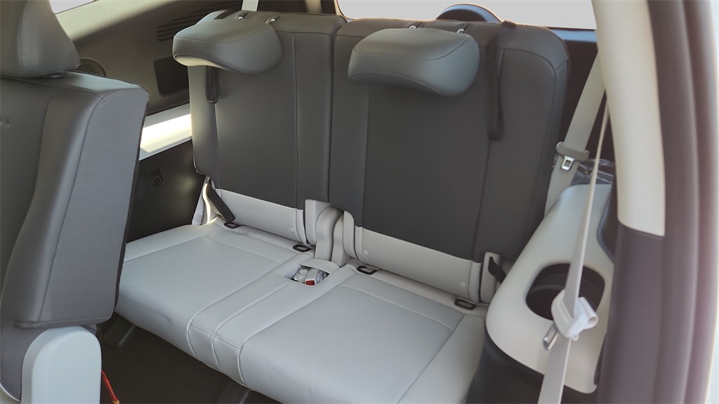 2026 Hyundai Ioniq SEL photo 33