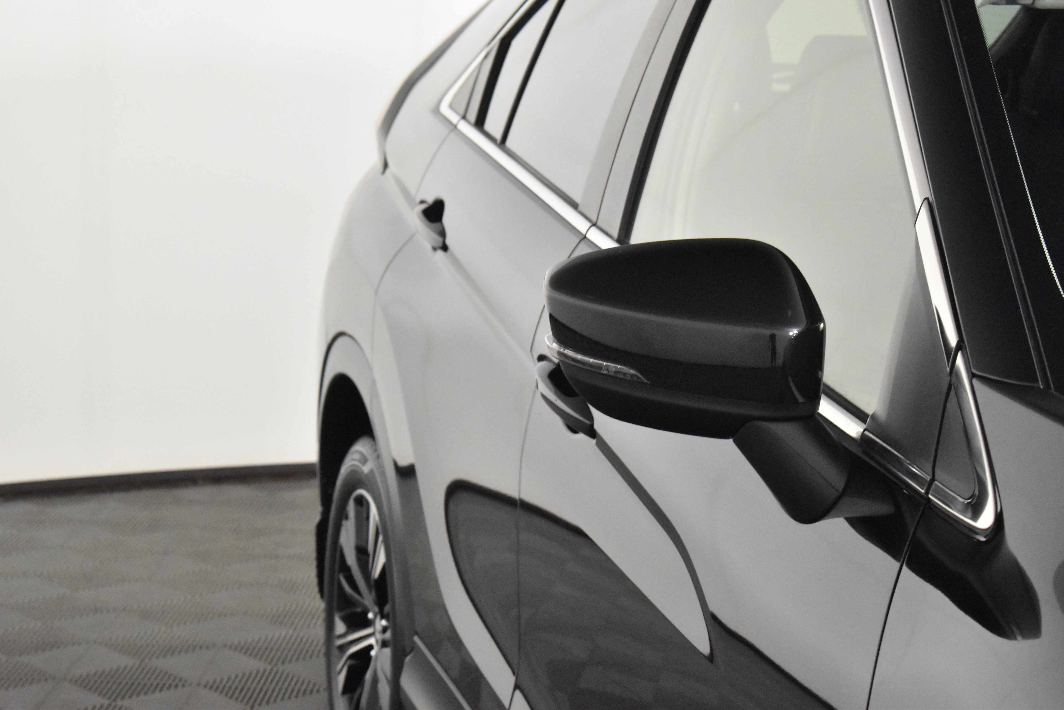 2022 Mitsubishi Eclipse Cross SE photo 2