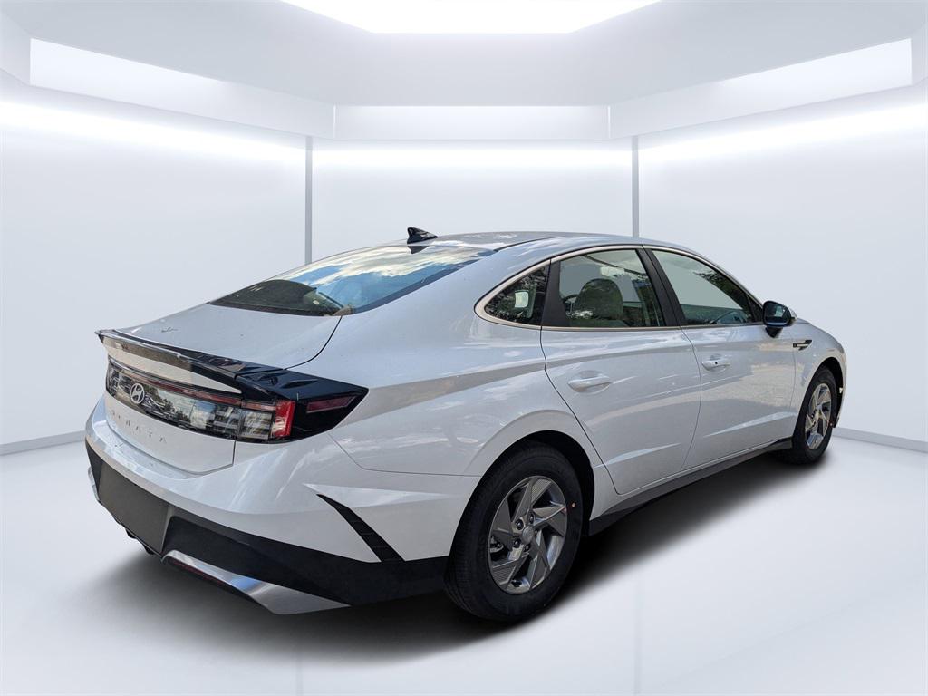 2026 Hyundai Sonata SE photo 3
