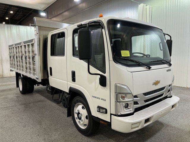 2025 Chevrolet Low Cab Forward 5500 XG BASE