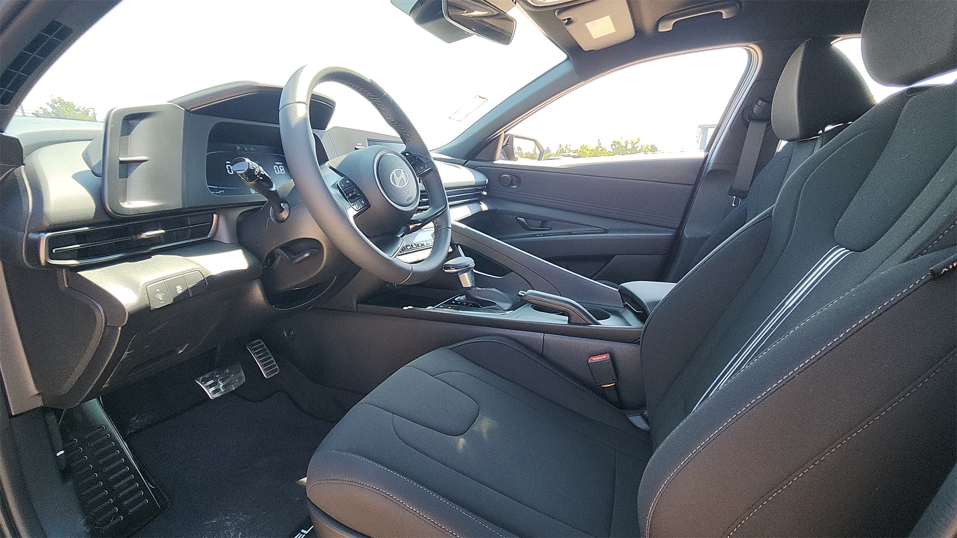 2025 Hyundai Elantra SEL Sport photo 9