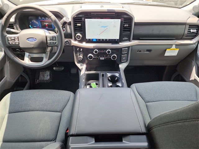 2025 Ford F-150 XLT photo 9