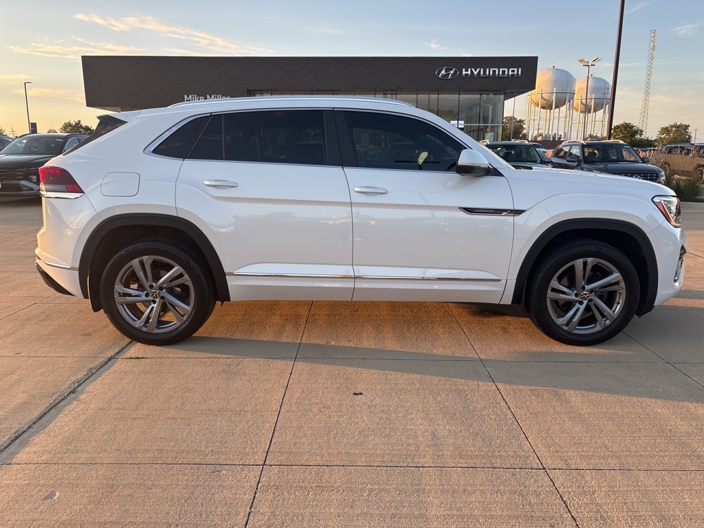 2024 Volkswagen Atlas Cross Sport SEL R-Line photo 6