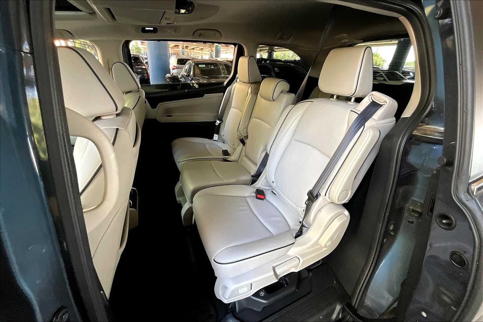 2025 Honda Odyssey Touring photo 19