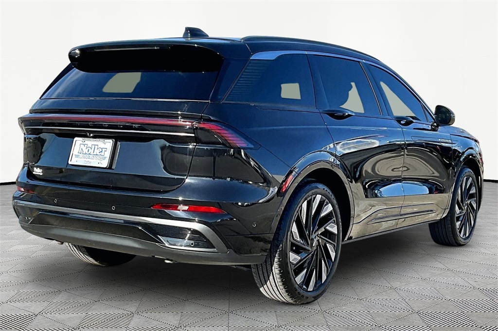 Used 2024 Lincoln Nautilus Black Label with VIN 5LMPJ9J49RJ858410 for sale in Kansas City