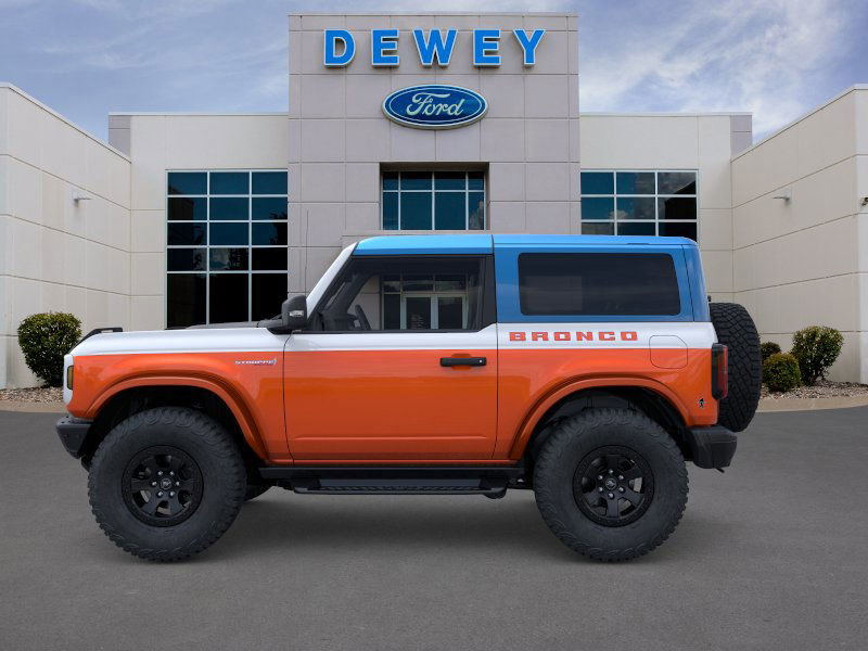 2025 Ford Bronco First Edition photo 2