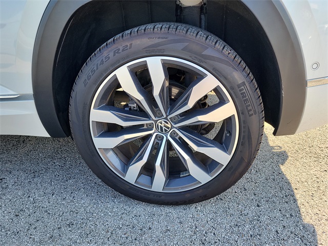 2022 Volkswagen Atlas Cross Sport V6 SEL Premium R-Line photo 4