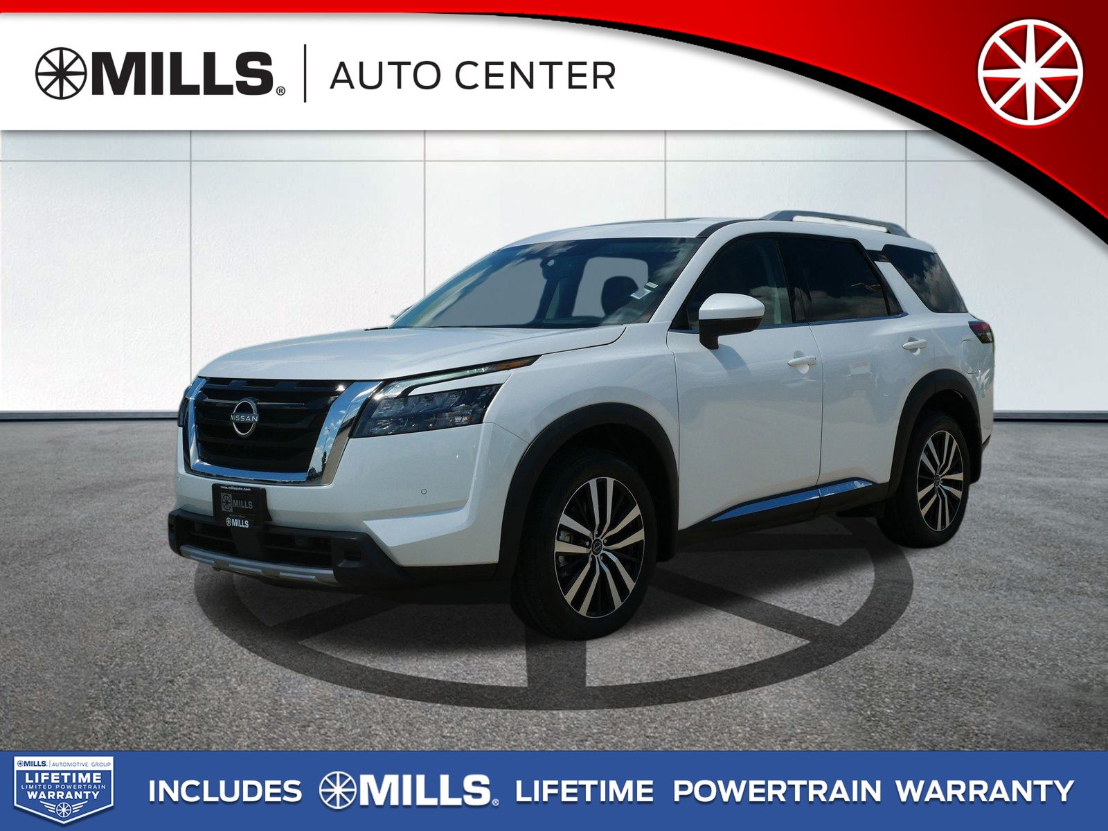 2025 Nissan Pathfinder Platinum's photo