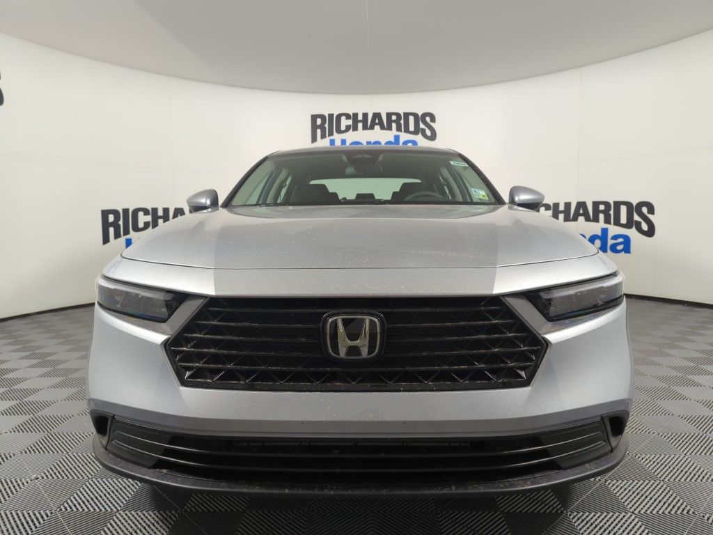 2025 Honda Accord LX 1.5T photo 7