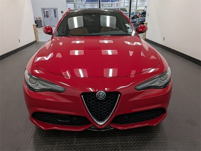 2022 Alfa Romeo Giulia Ti photo 2