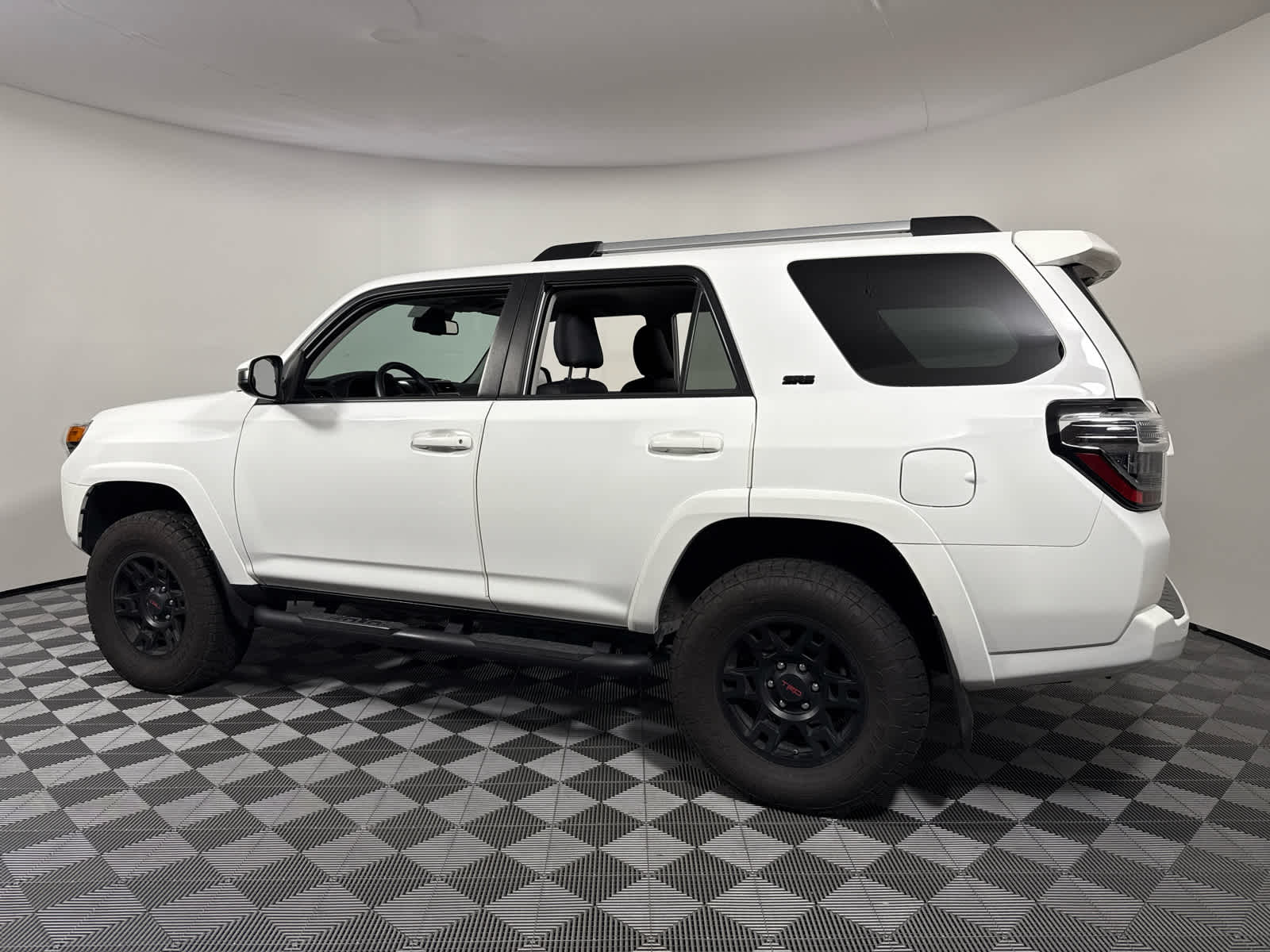 2021 Toyota 4Runner SR5 photo 4
