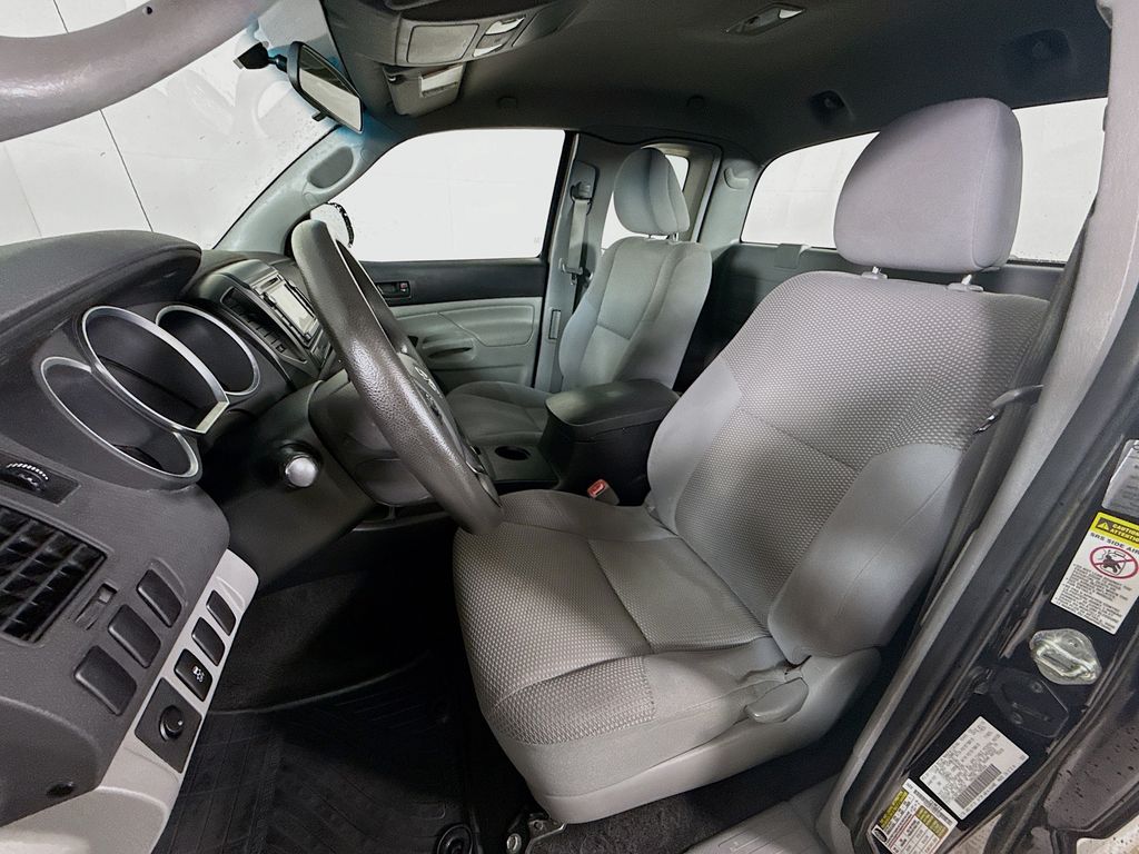 2015 Toyota Tacoma Base photo 18