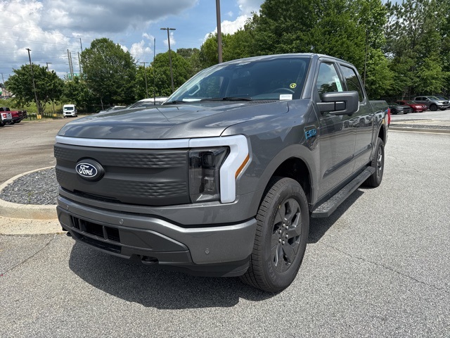 2025 Ford F-150 Lightning photo 5