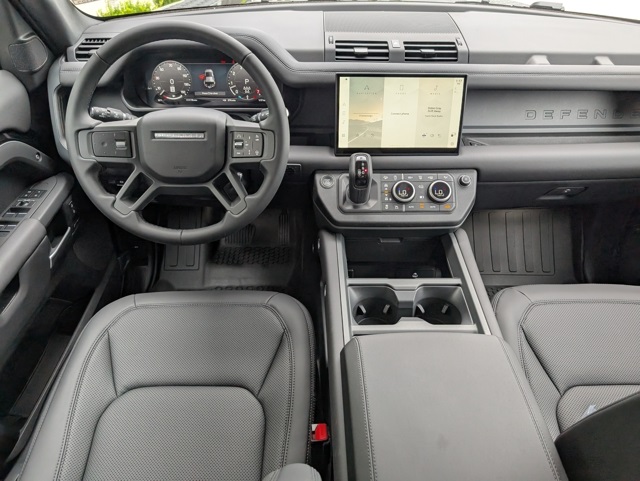 2025 Land Rover Defender 110 S photo 9