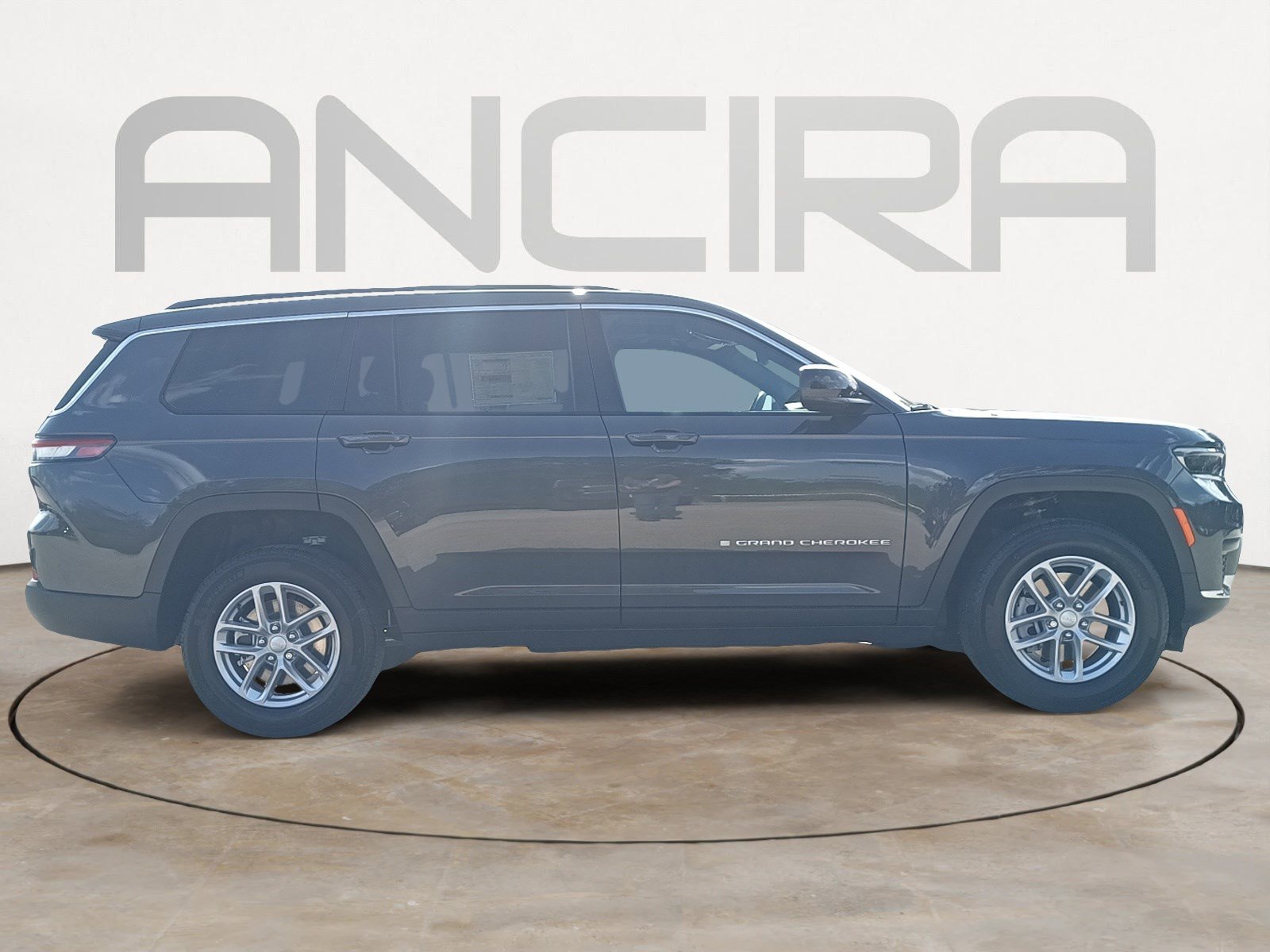 2025 Jeep Grand Cherokee Laredo photo 9
