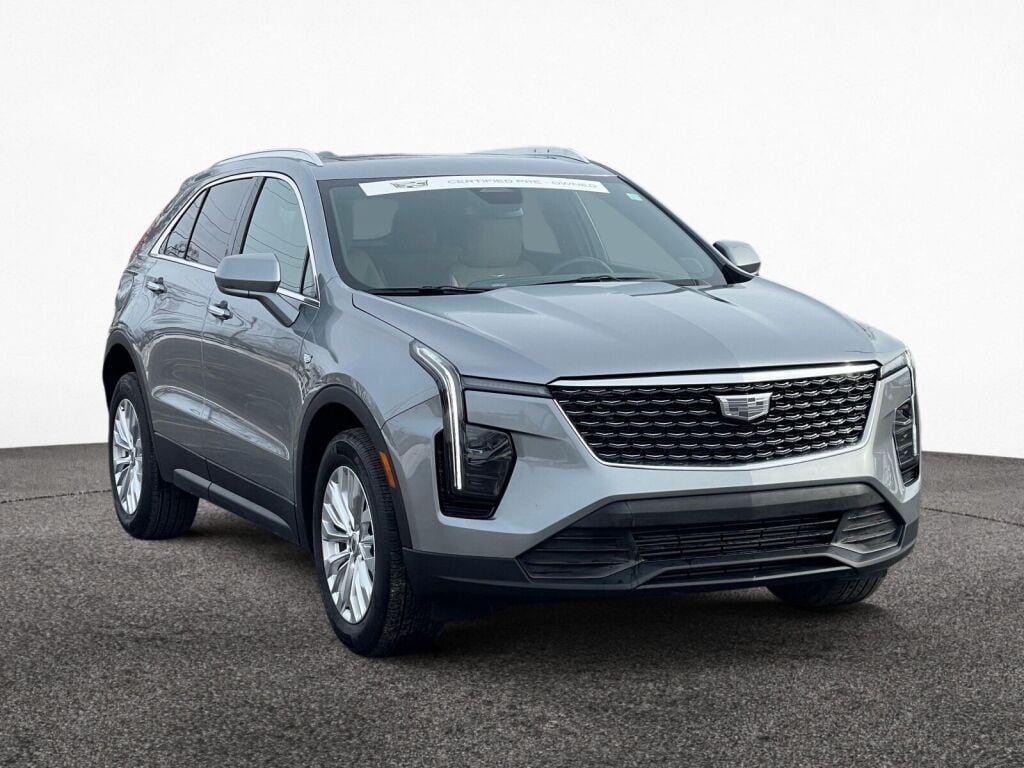 2024 Cadillac XT4 Luxury photo 3