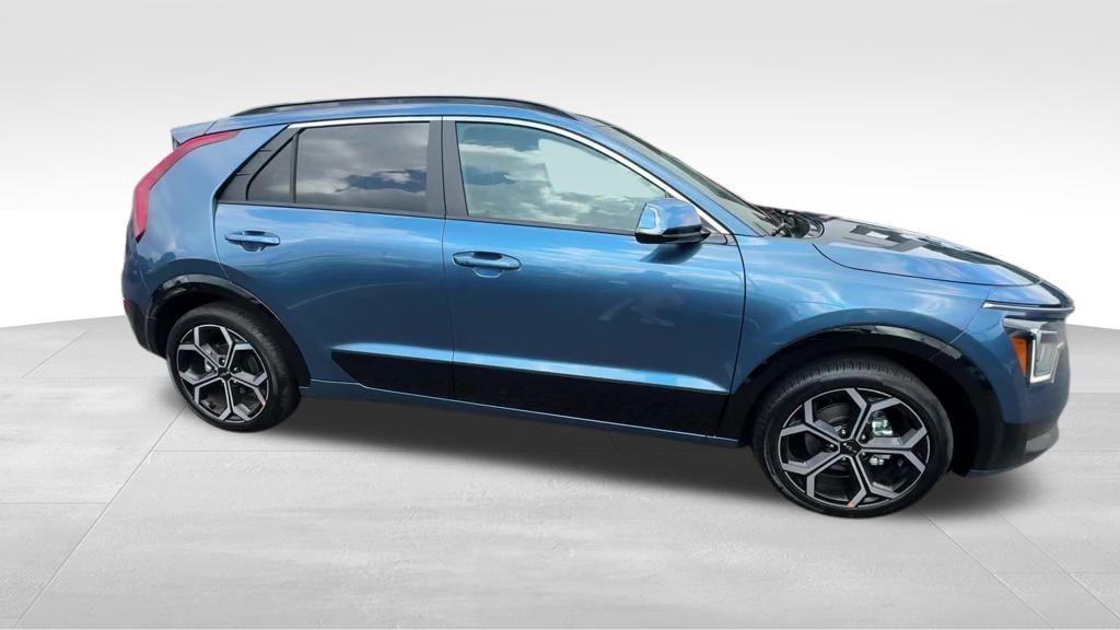 2025 Kia Niro EX Touring photo 7