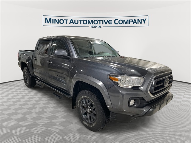 2022 Toyota Tacoma SR5's photo