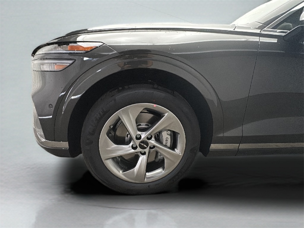 2026 Genesis GV70 2.5T Advanced photo 3