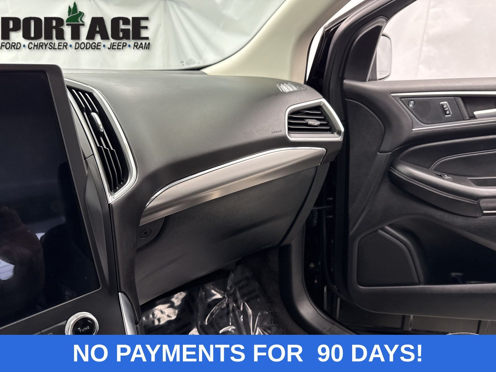 2024 Ford Edge Titanium photo 19