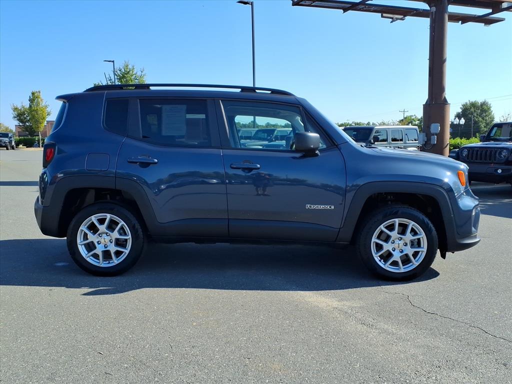 2023 Jeep Renegade Latitude Upland photo 23
