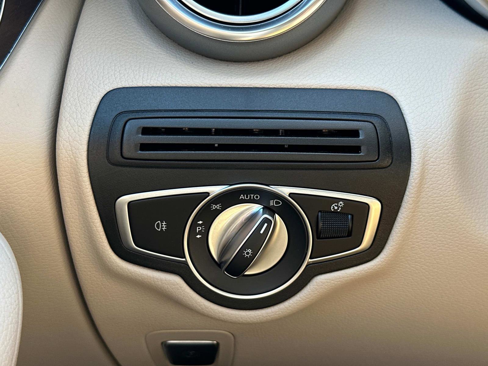 2022 Mercedes Benz GLC 300 4MATIC photo 25