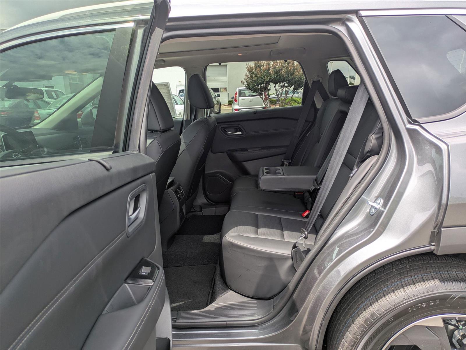 2026 Nissan Rogue SV photo 22