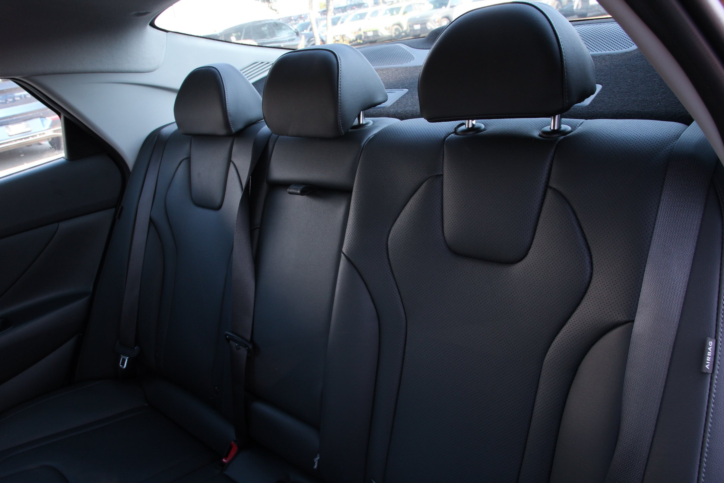 2025 Hyundai Elantra Limited photo 14