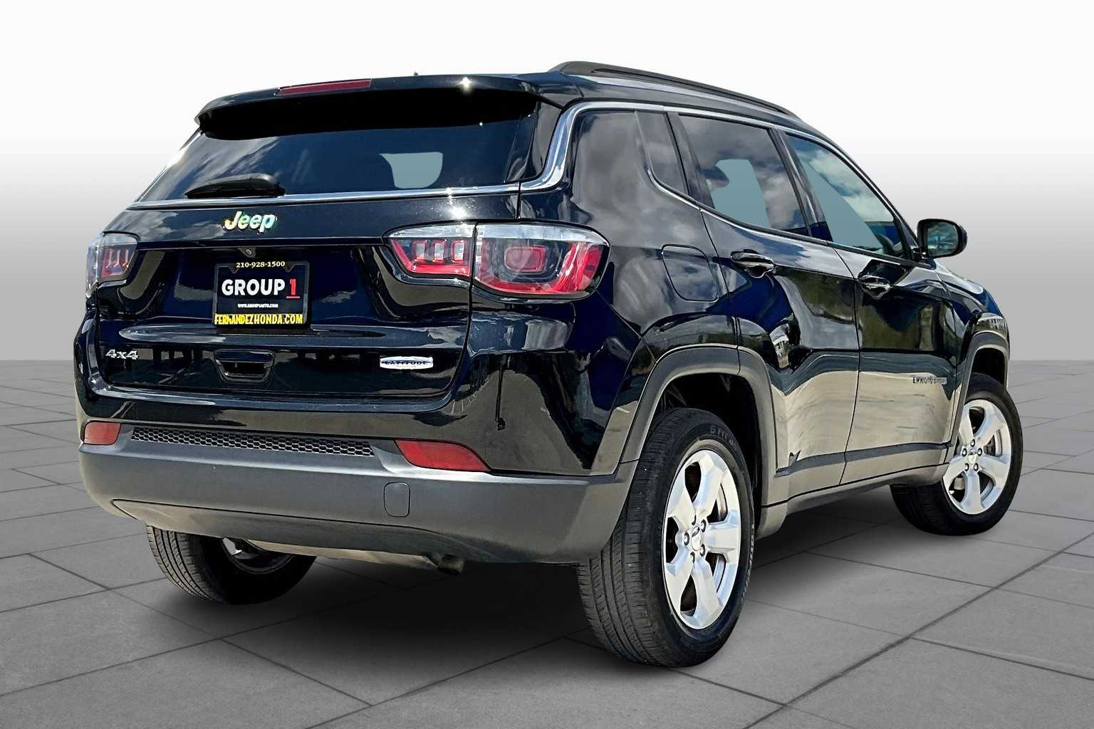 2018 Jeep Compass Latitude photo 11