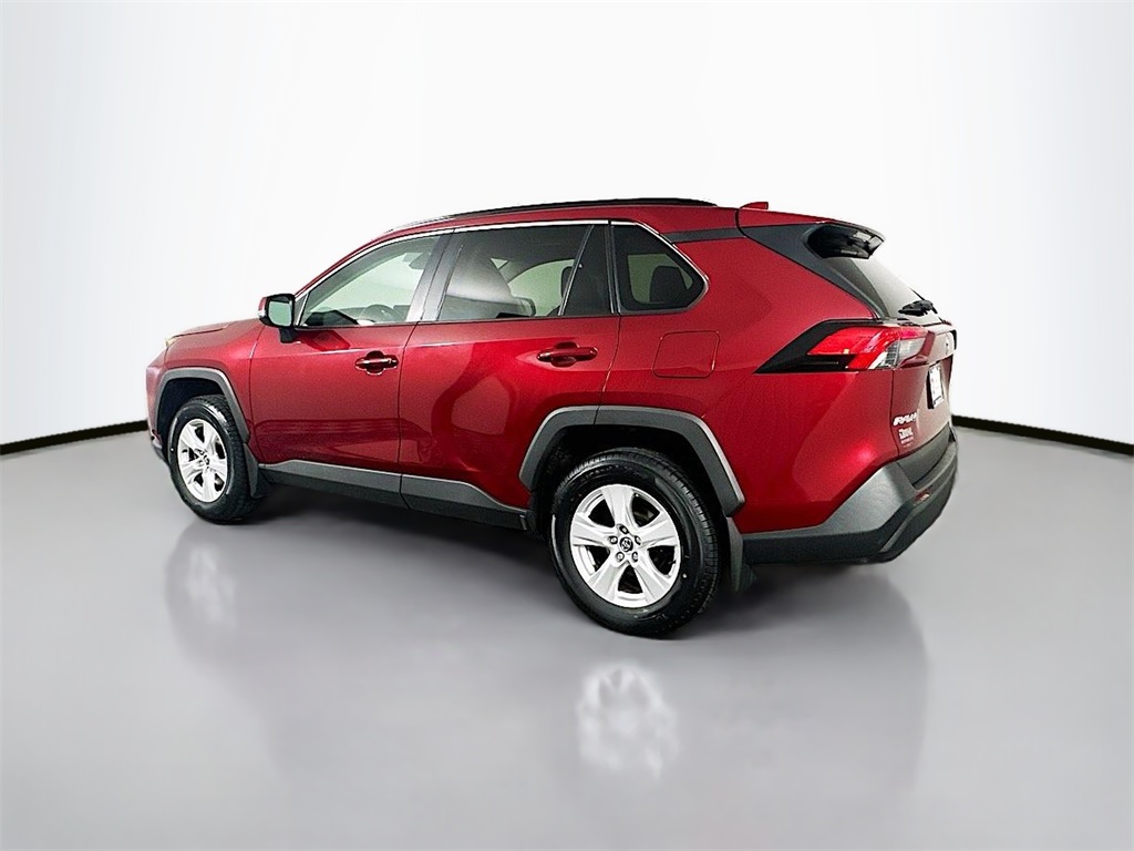 2020 Toyota RAV4 XLE photo 8