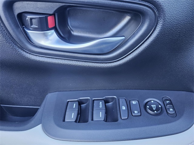2025 Honda HR-V LX photo 16