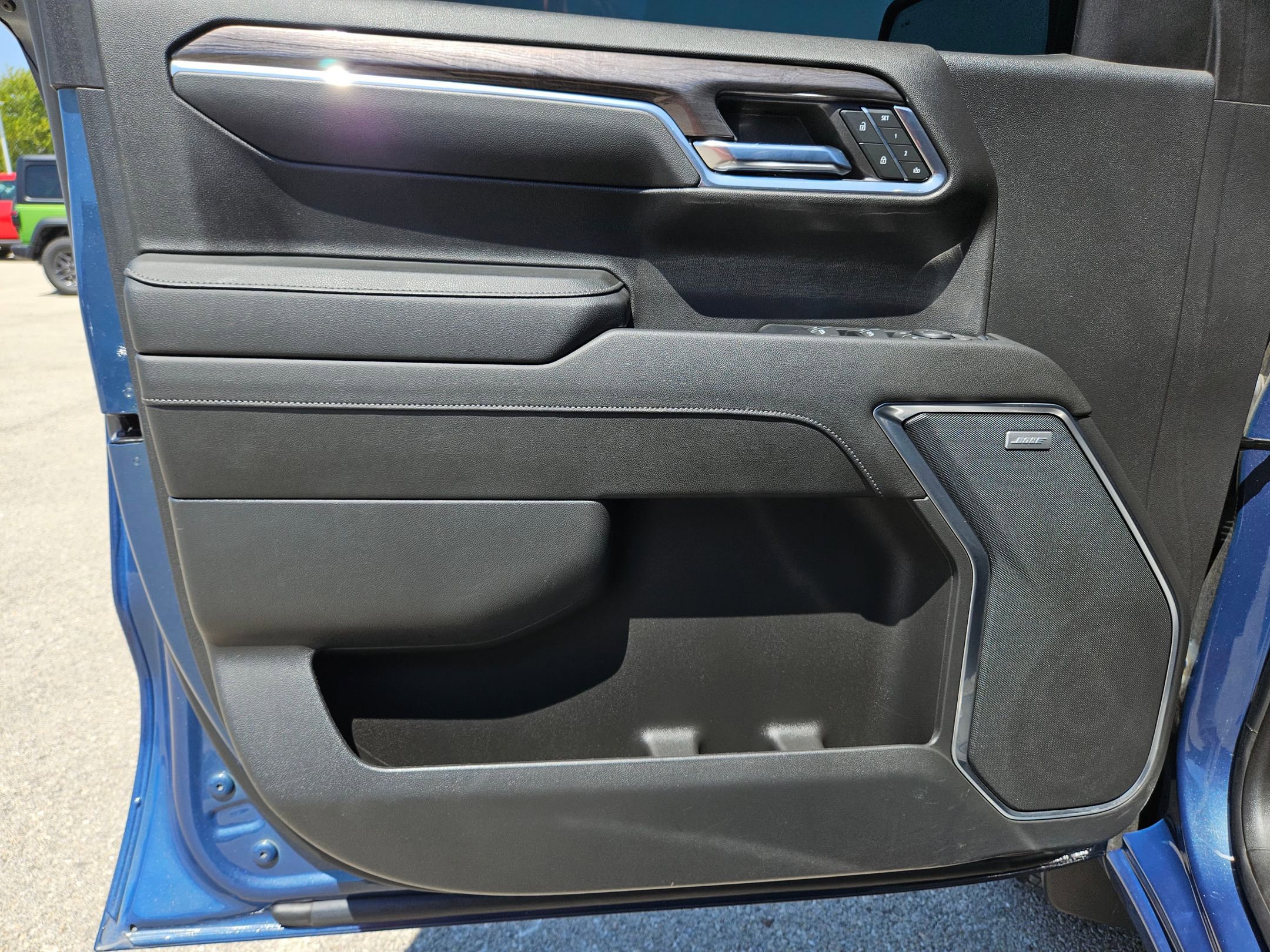 2024 Chevrolet Silverado 1500 LTZ photo 11