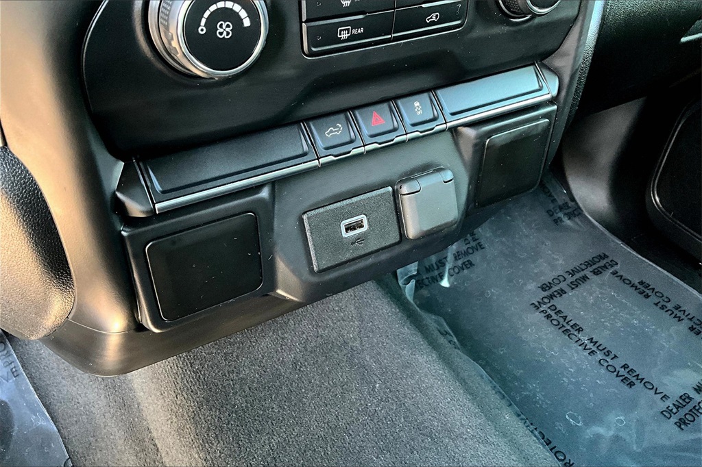 2020 Chevrolet Silverado 1500 Custom photo 15